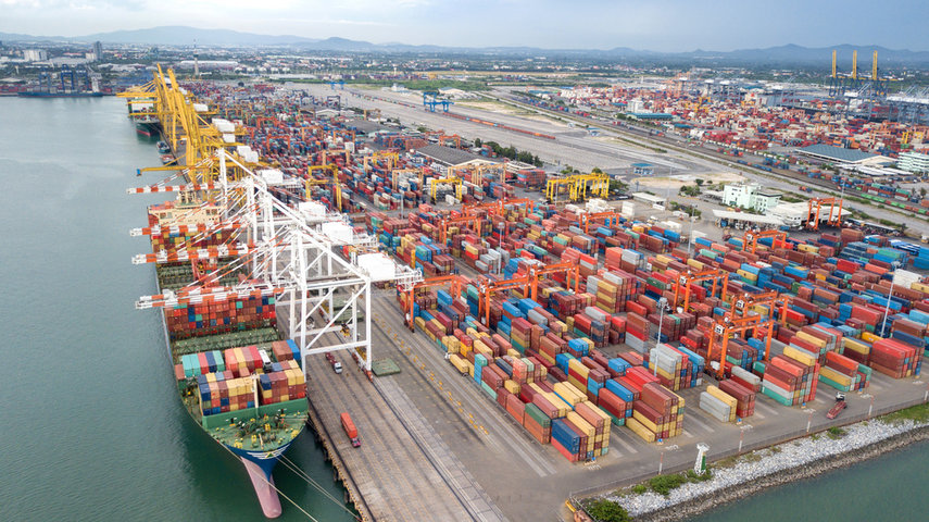 Maritime Ports and Vessels are examples of industries using Simio Discrete Event Simulation technology to develop Process Digital Twins for applications that include Simulation & Analysis, Process Design & Optimization, Planning & Scheduling, Shopfloor Orchestration, and Design-to-Operate Process Management.